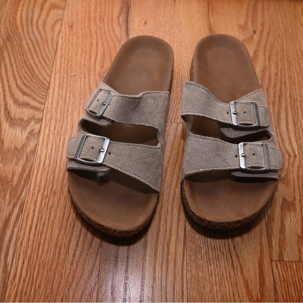 Sandals size 8